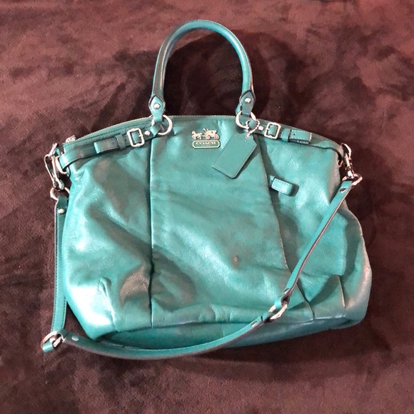 Coach Handbags - !!SALE!! Authentic Coach Madison Leather Lindsey